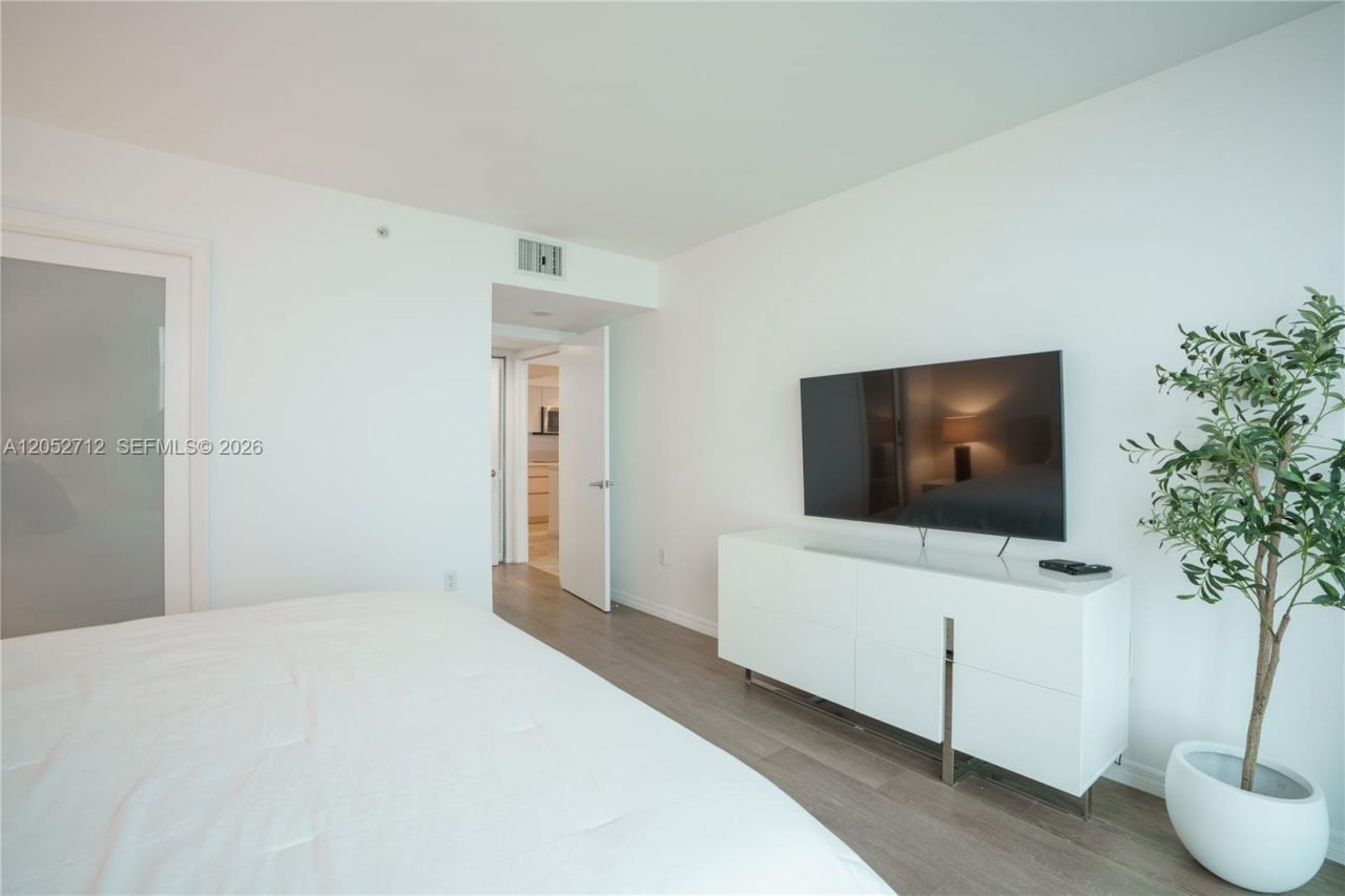 90 Alton Rd , Unit 2306, Miami Beach, FL 33139 Photo