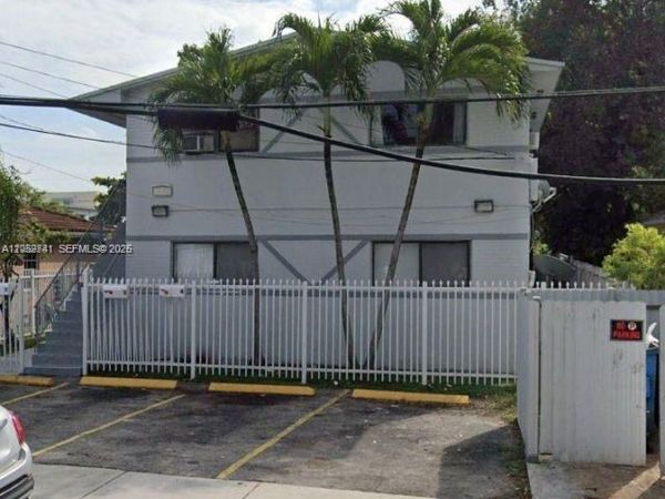 1286 NW 59th St , Miami, FL 33142