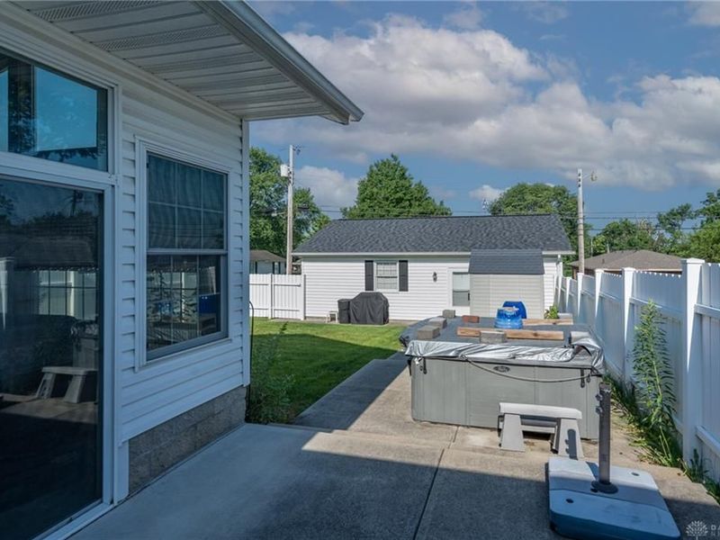 1581 Stewart Boulevard, Fairborn, OH 45324 Photo 8