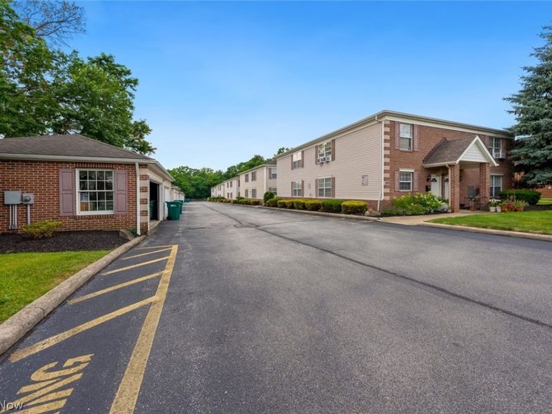 11531 Riverview Court, Unit 13, Parma Heights, OH 44130 Photo 4