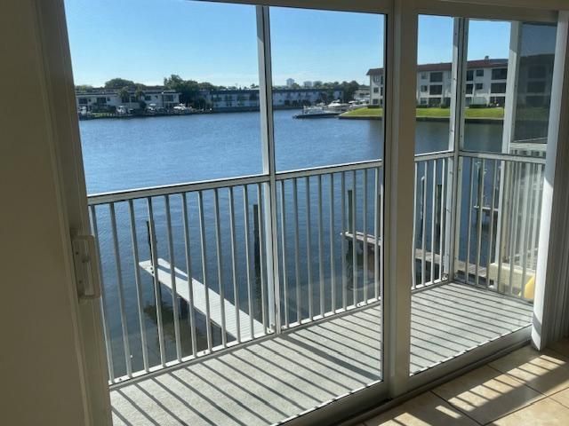 400 Northlake Court, Unit 204, North Palm Beach, FL 33408 Photo