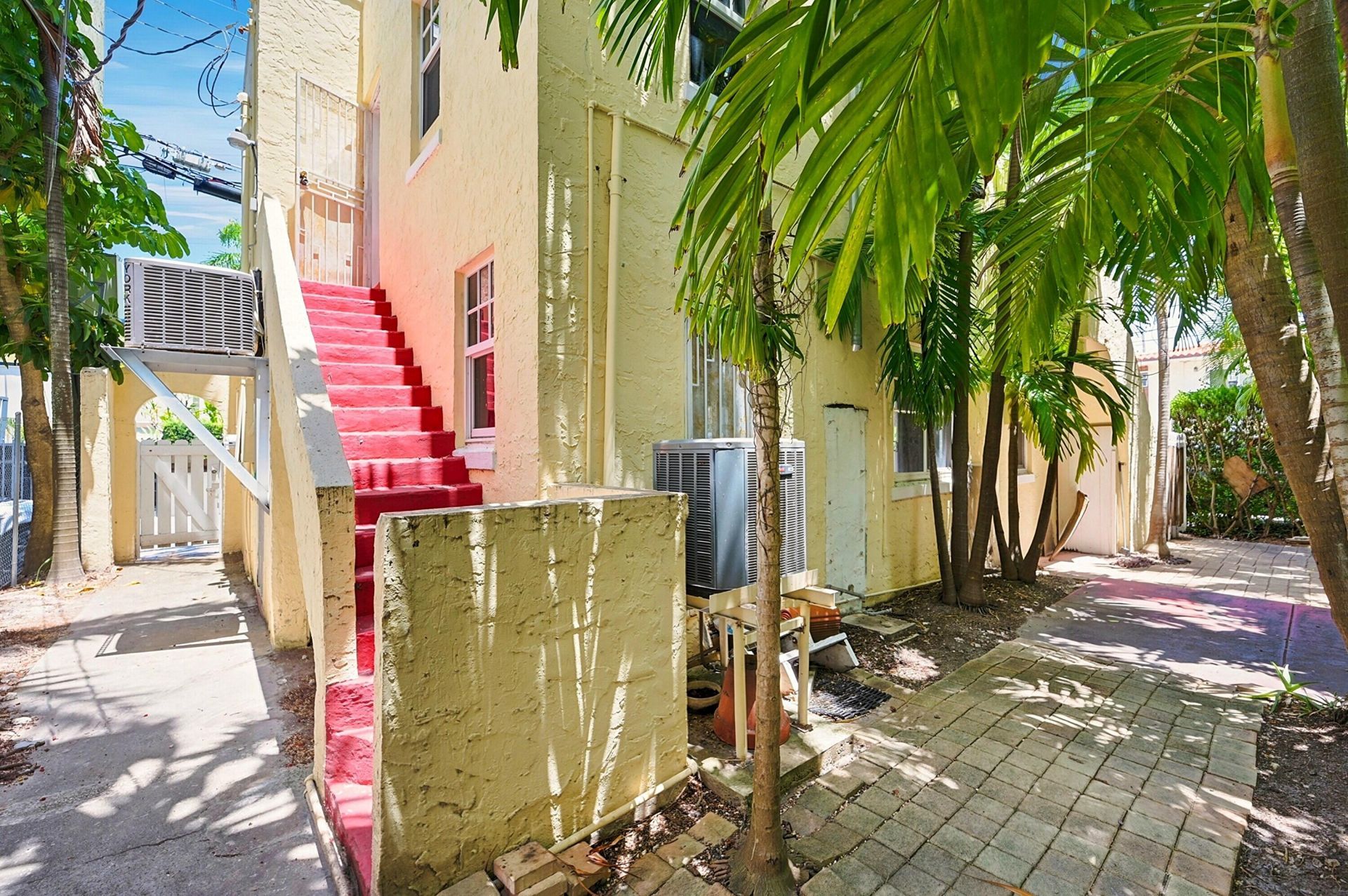 927 SW 4th Street, Miami, FL 33130 Photo