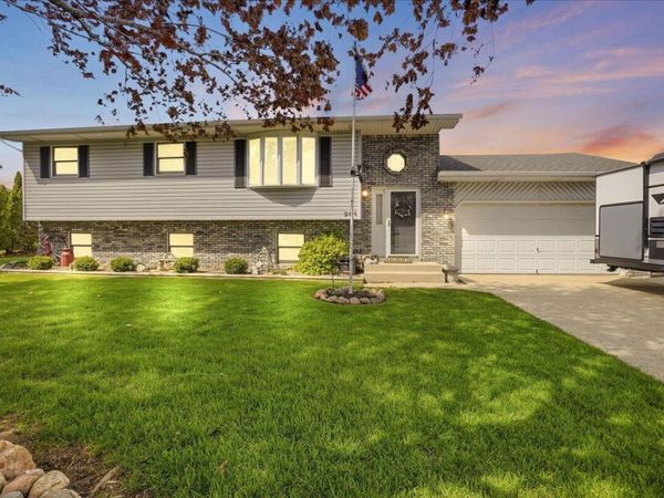 291 Streamwood Drive, Valparaiso, IN 46383