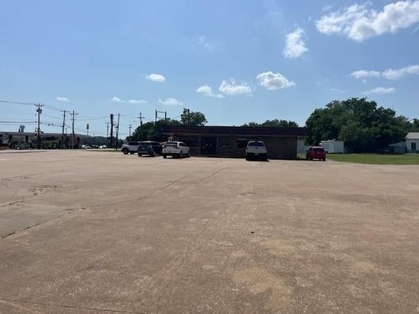 2900 W Morton Street , Denison, TX 75020
