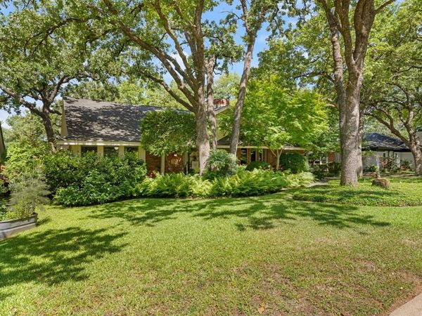 2212 Prestonwood Drive, Arlington, TX 76012