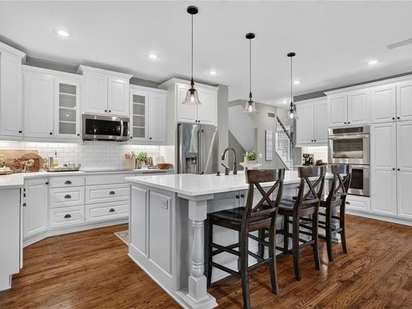 14170 NW 63rd Street, Parkville, MO 64152
