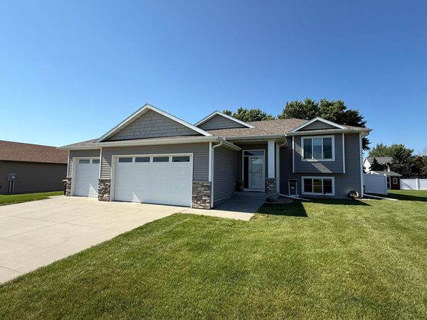 506 3rd Street SE, Hayfield, MN 55940