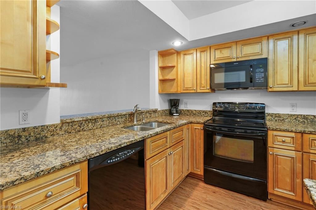 8302 Charter Club Cir , Unit 6, Fort Myers, FL 33919 Photo