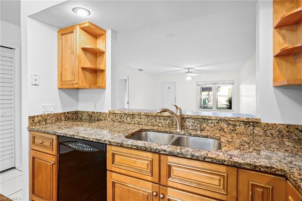 8302 Charter Club Cir , Unit 6, Fort Myers, FL 33919 Photo