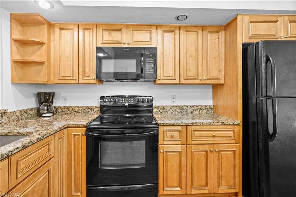 8302 Charter Club Cir , Unit 6, Fort Myers, FL 33919 Photo