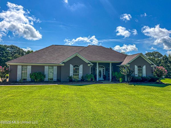1930 Suzanna Drive, Raymond, MS 39154