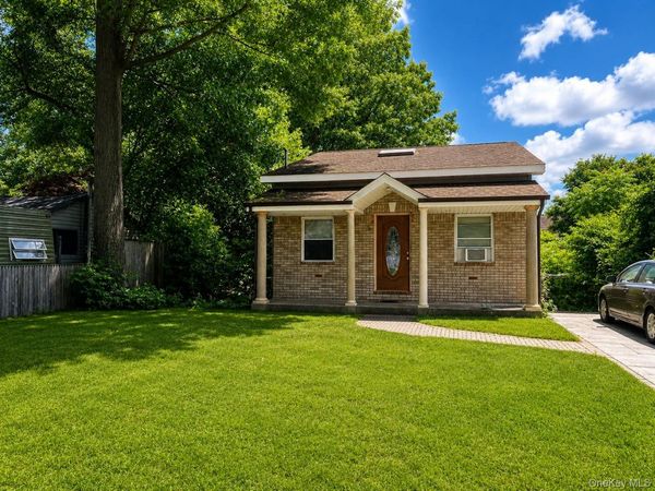 64 Cedarhurst Avenue , Selden, NY 11784