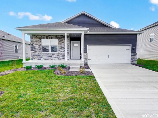 1185 Sherwood Loop, Bellefontaine, OH 43311