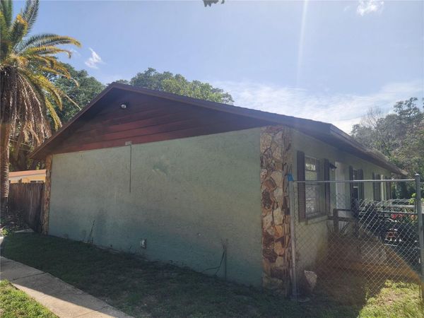 10020 N HYACINTH AVENUE , TAMPA, FL 33612