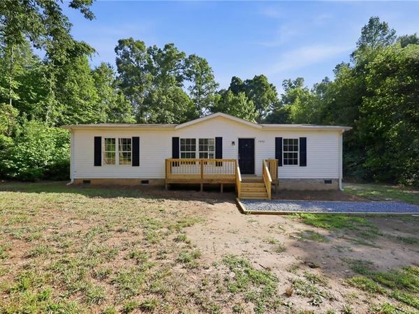 7623 Salem Chapel Road , Walnut Cove, NC 27052