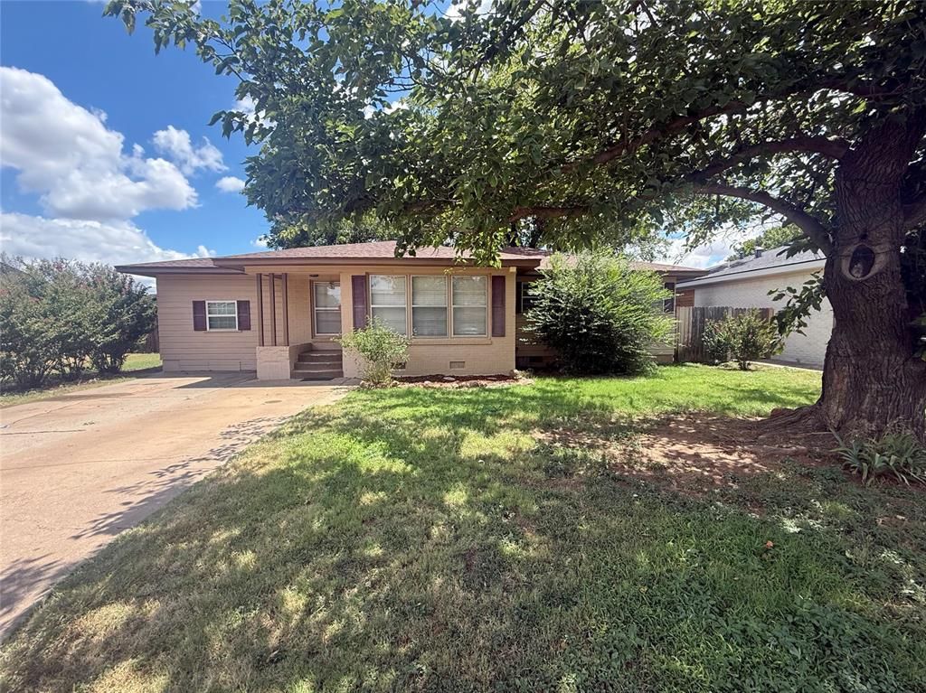 1724 N Willard Street, Altus, OK 73521 Main Photo