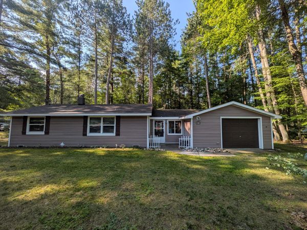 4019 E Higgins Lake Drive, Roscommon, MI 48653