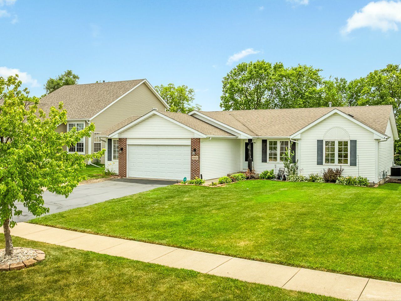 8460 Crooked Bend Road , Machesney Park, IL 61115