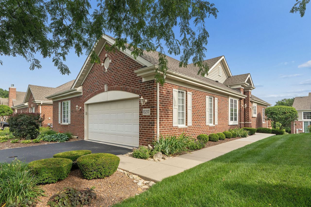 13217 Greenleaf Trail, Palos Heights, IL 60463