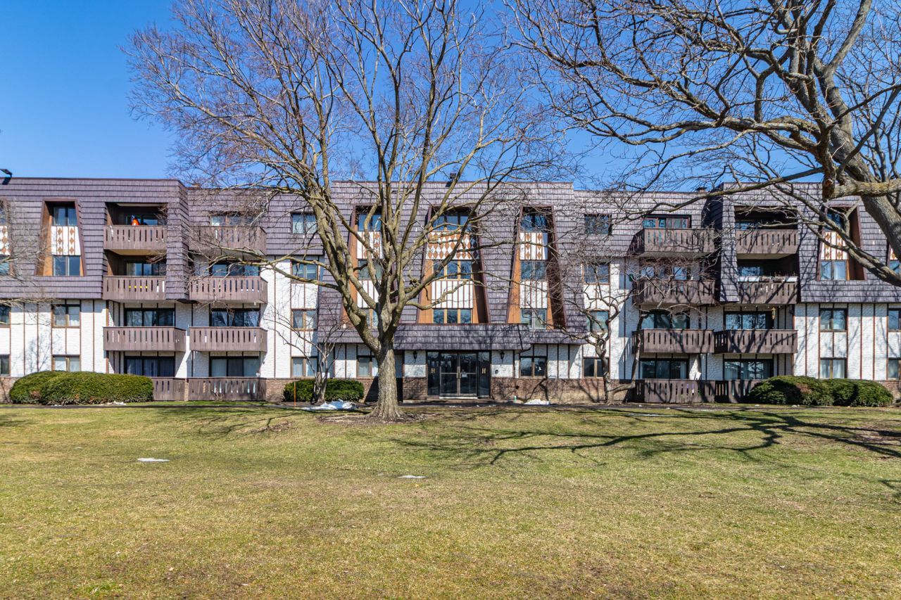 13200 W Heiden Circle , Lake Bluff, IL 60044