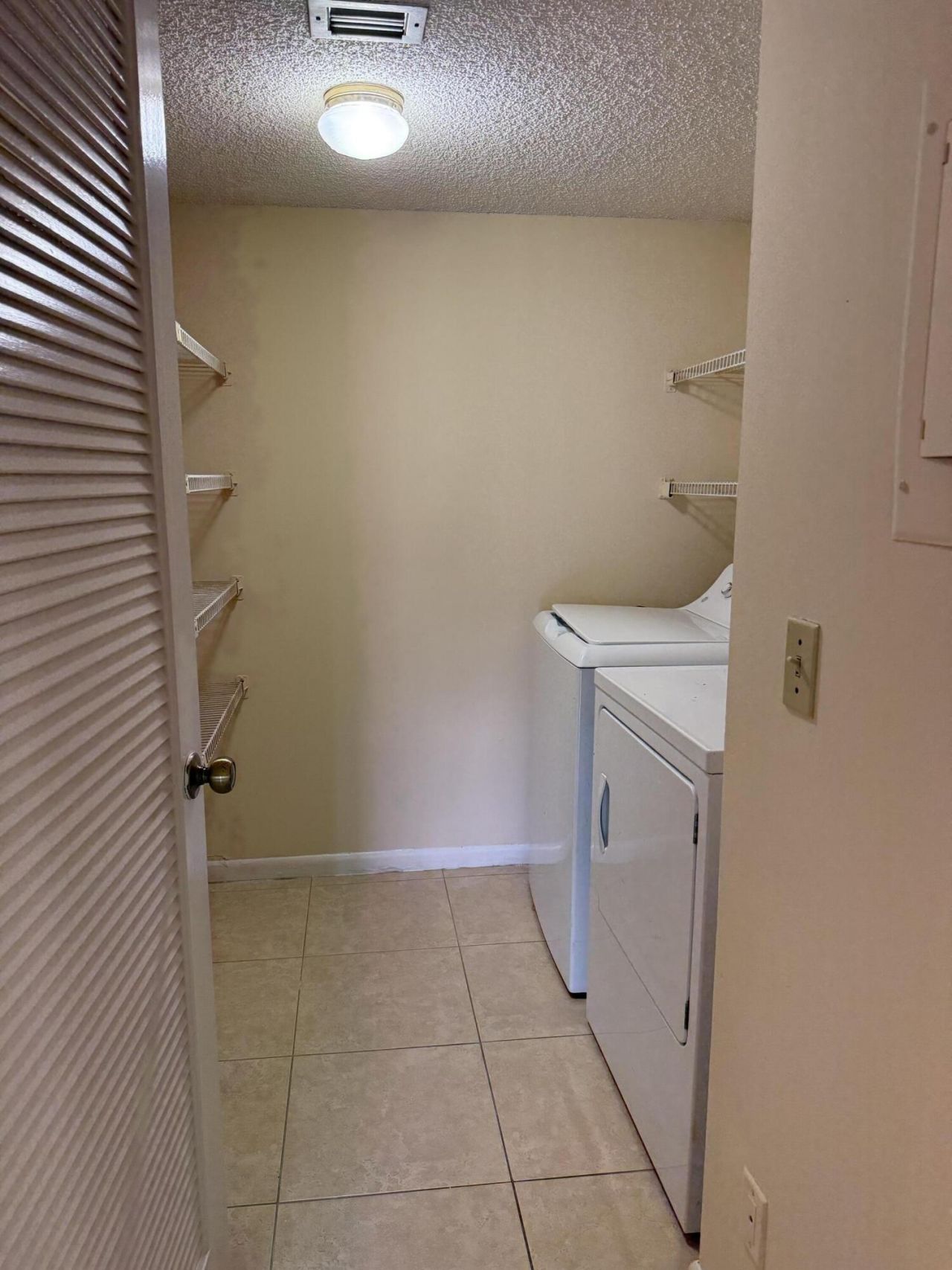 718 Sunny Pine Way, Unit B1, Greenacres, FL 33415 Photo