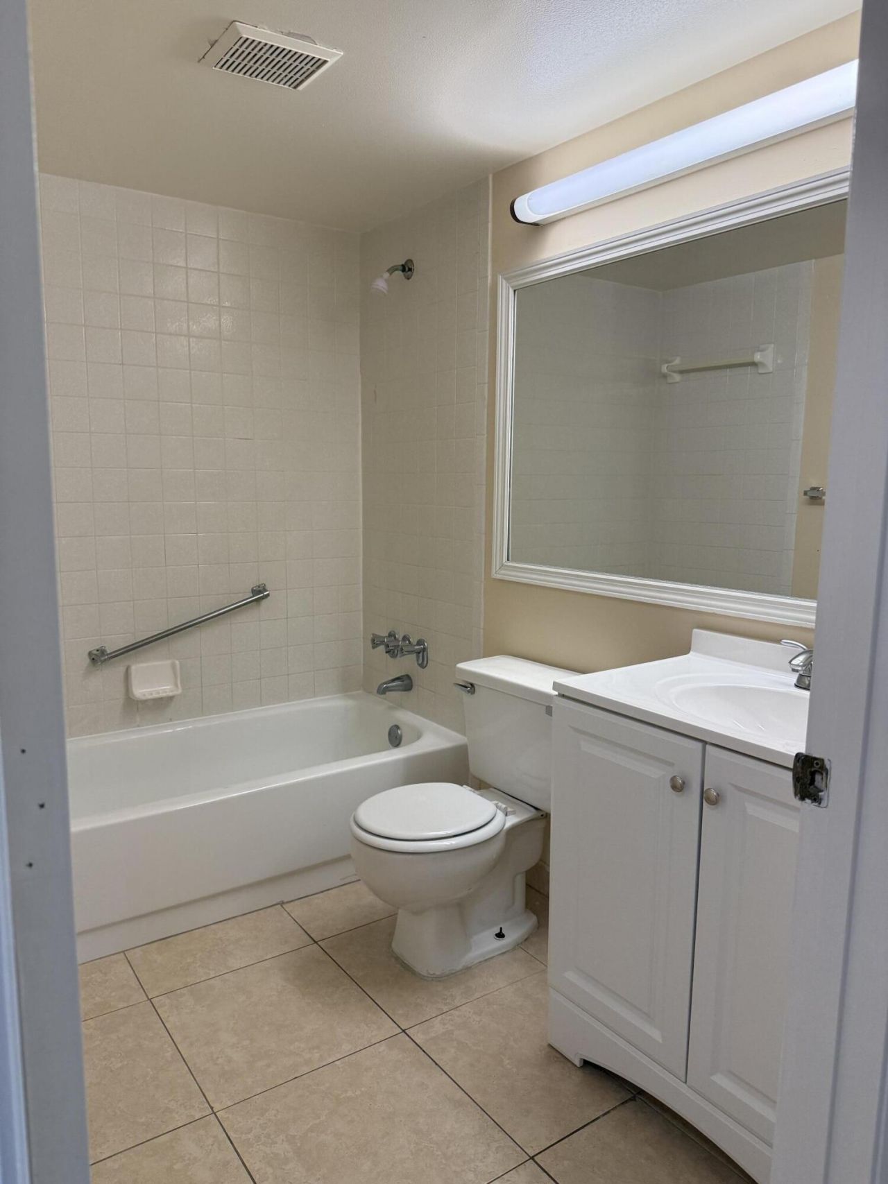 718 Sunny Pine Way, Unit B1, Greenacres, FL 33415 Photo