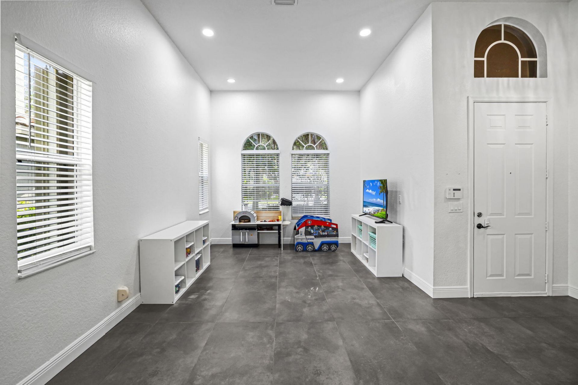 455 Cresta Circle, West Palm Beach, FL 33413 Photo