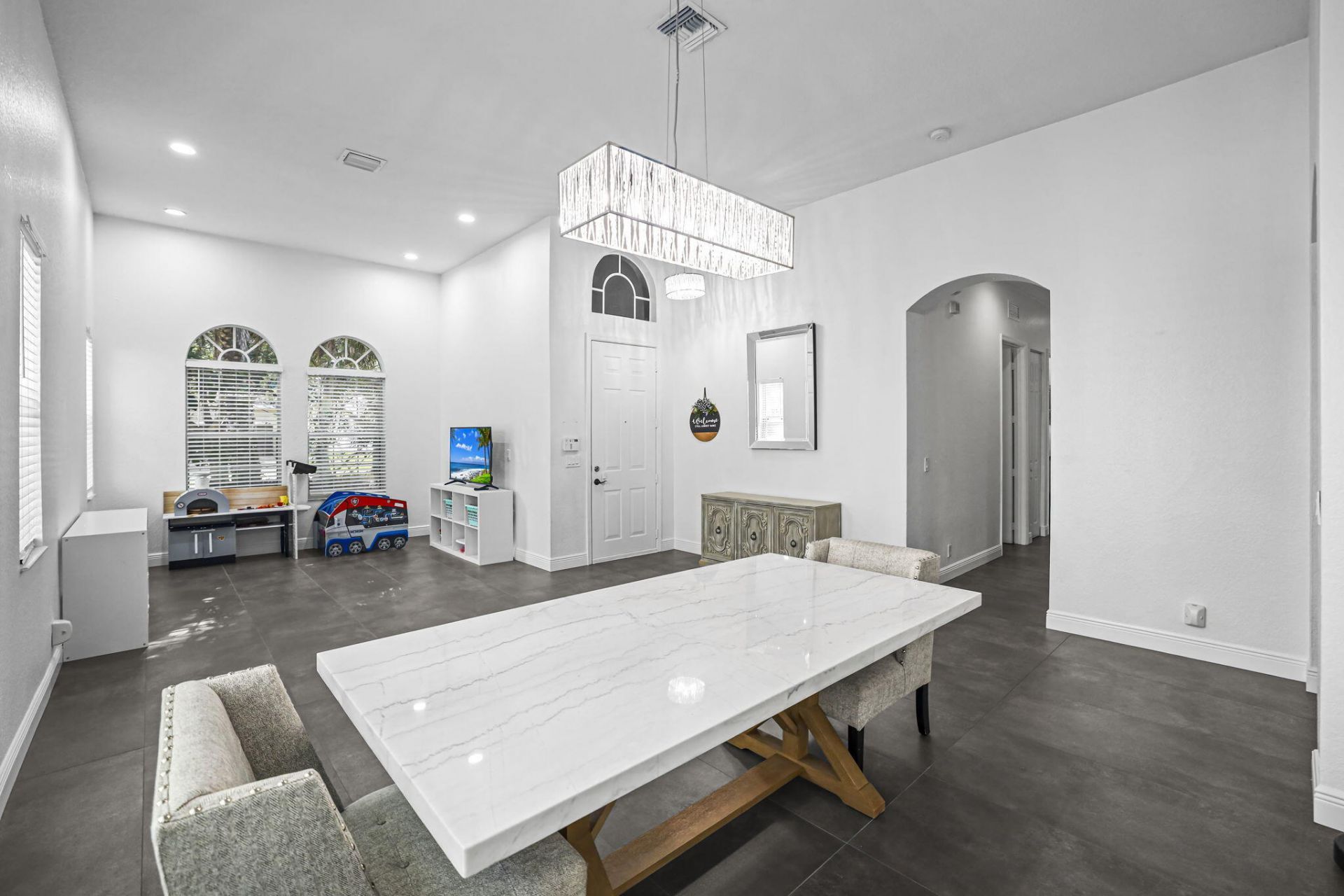 455 Cresta Circle, West Palm Beach, FL 33413 Photo
