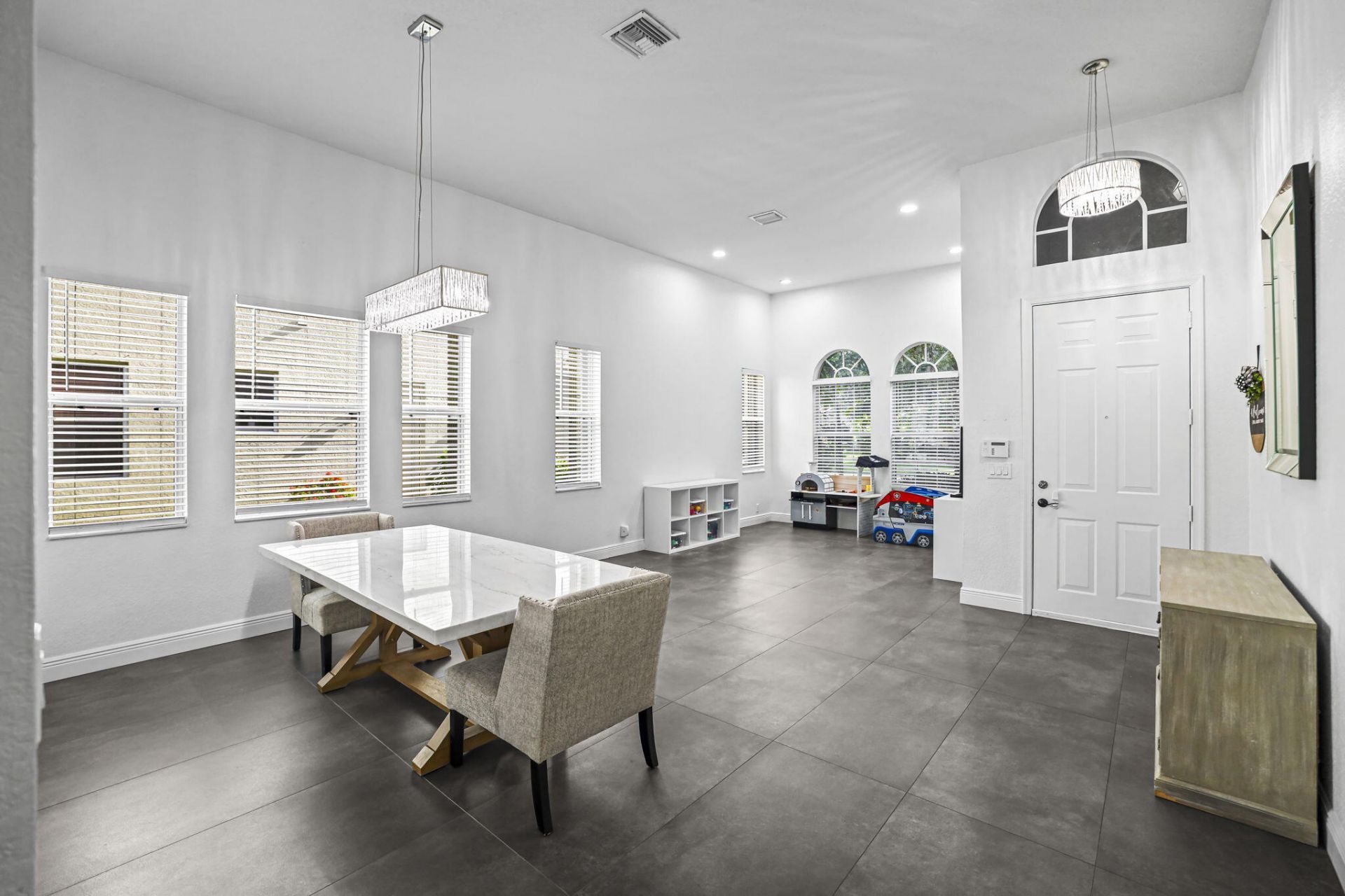 455 Cresta Circle, West Palm Beach, FL 33413 Photo