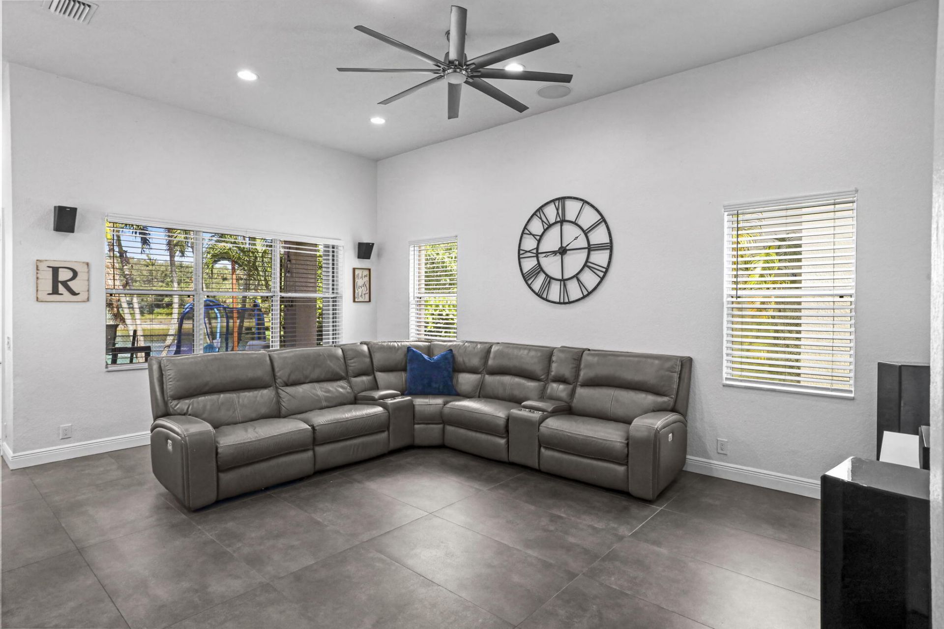 455 Cresta Circle, West Palm Beach, FL 33413 Photo