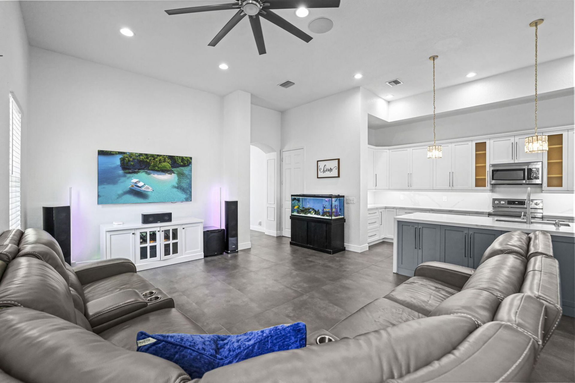 455 Cresta Circle, West Palm Beach, FL 33413 Photo