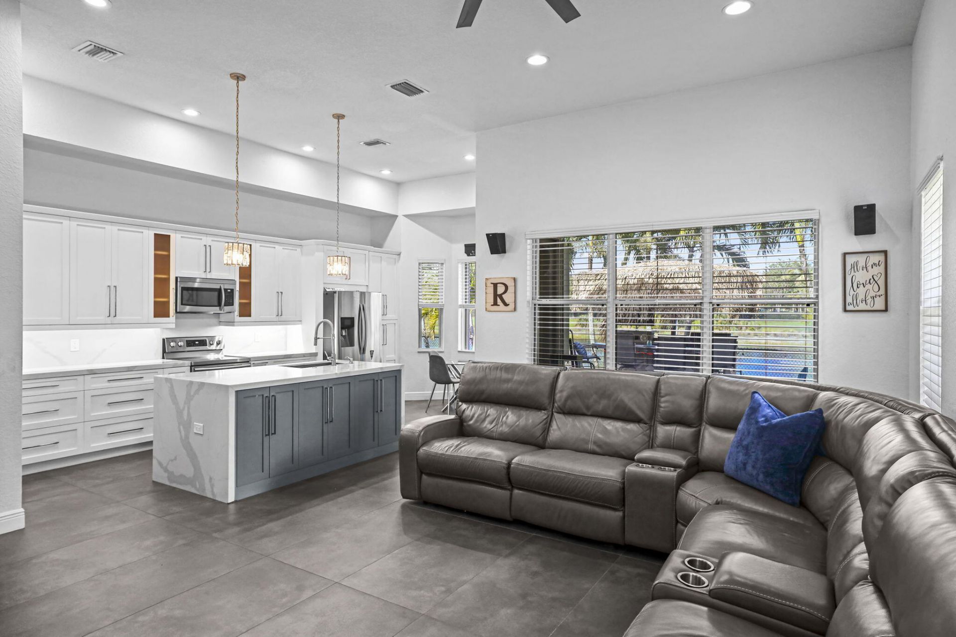455 Cresta Circle, West Palm Beach, FL 33413 Photo