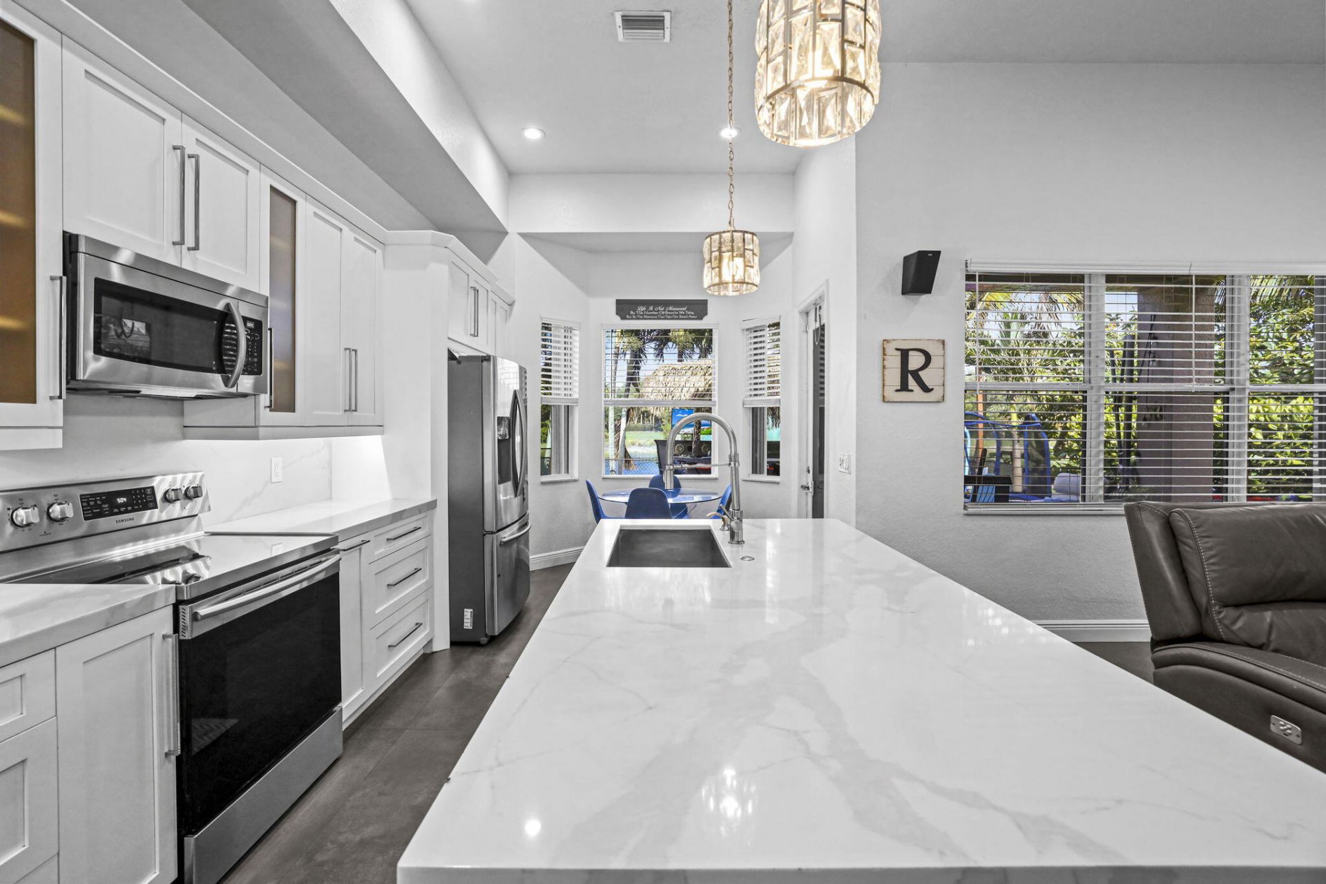 455 Cresta Circle, West Palm Beach, FL 33413 Photo