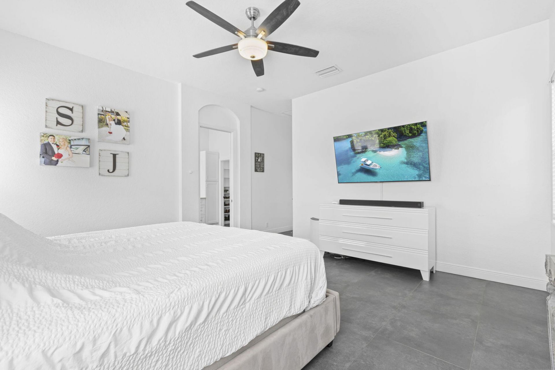 455 Cresta Circle, West Palm Beach, FL 33413 Photo
