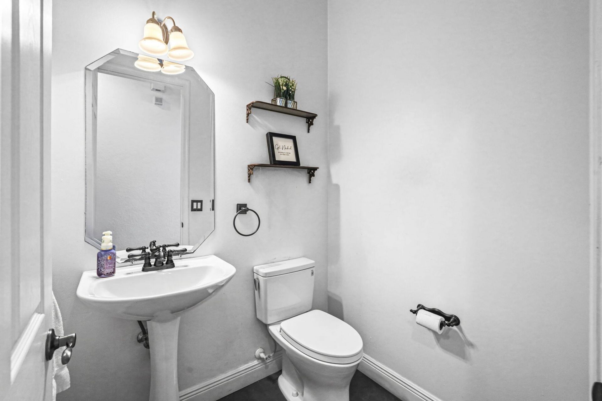 455 Cresta Circle, West Palm Beach, FL 33413 Photo