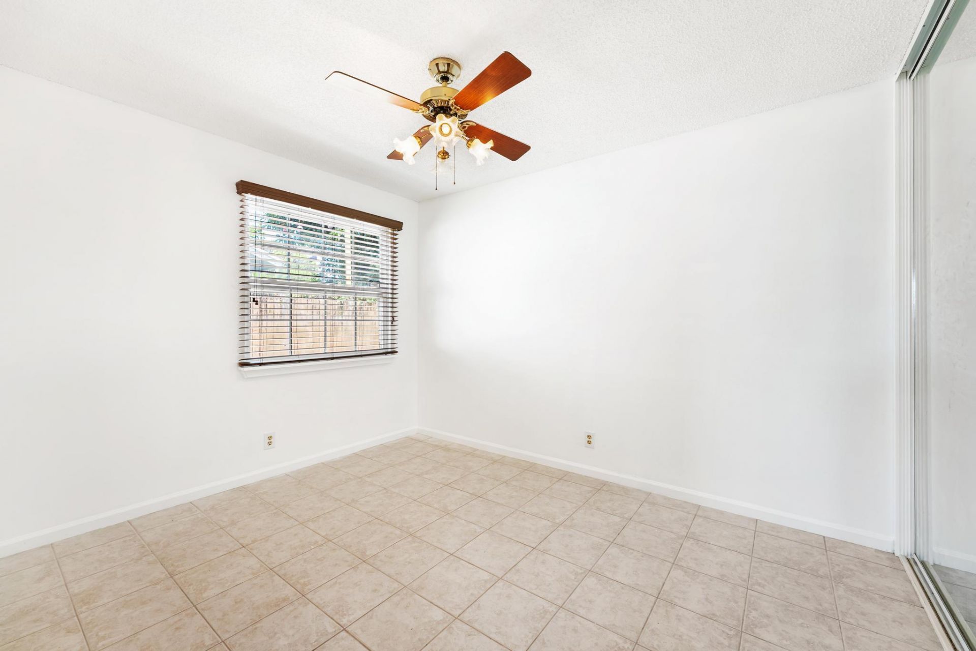 5016 El Claro Circle, West Palm Beach, FL 33415 Photo