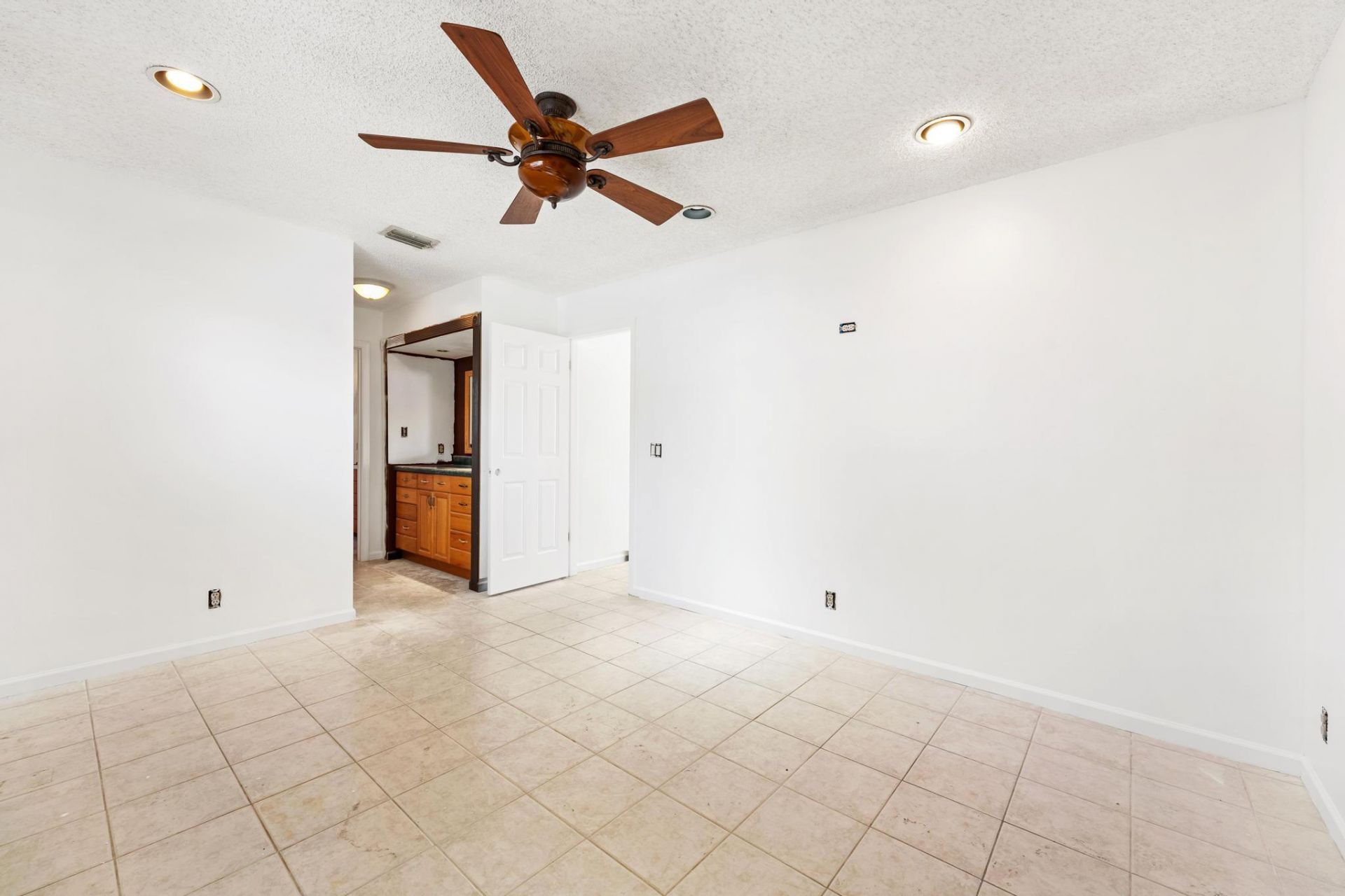 5016 El Claro Circle, West Palm Beach, FL 33415 Photo