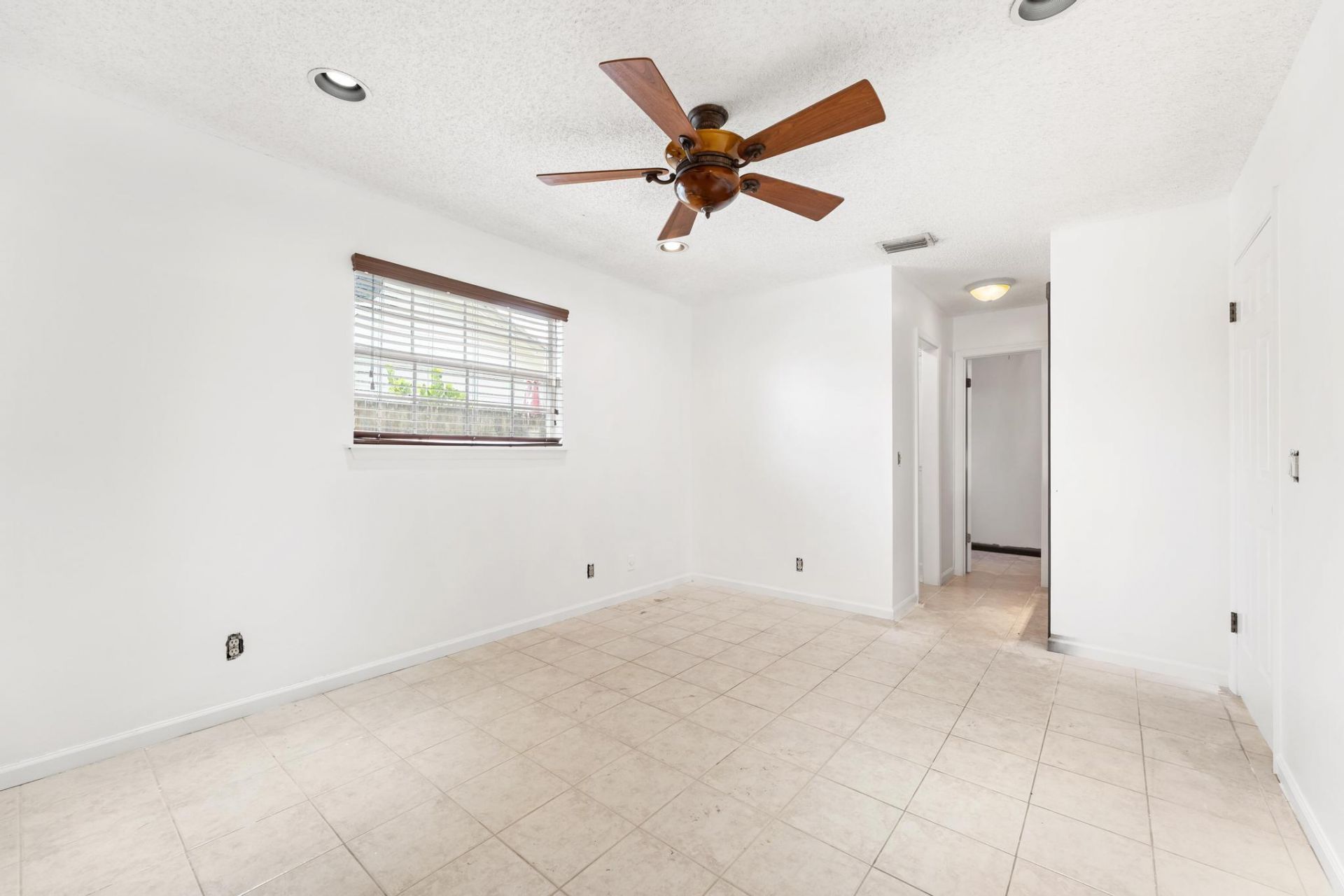 5016 El Claro Circle, West Palm Beach, FL 33415 Photo