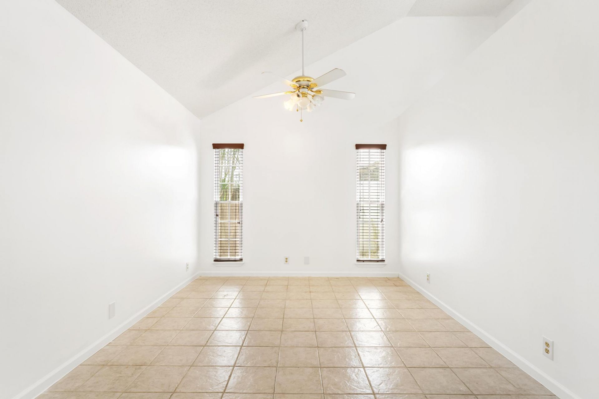 5016 El Claro Circle, West Palm Beach, FL 33415 Photo