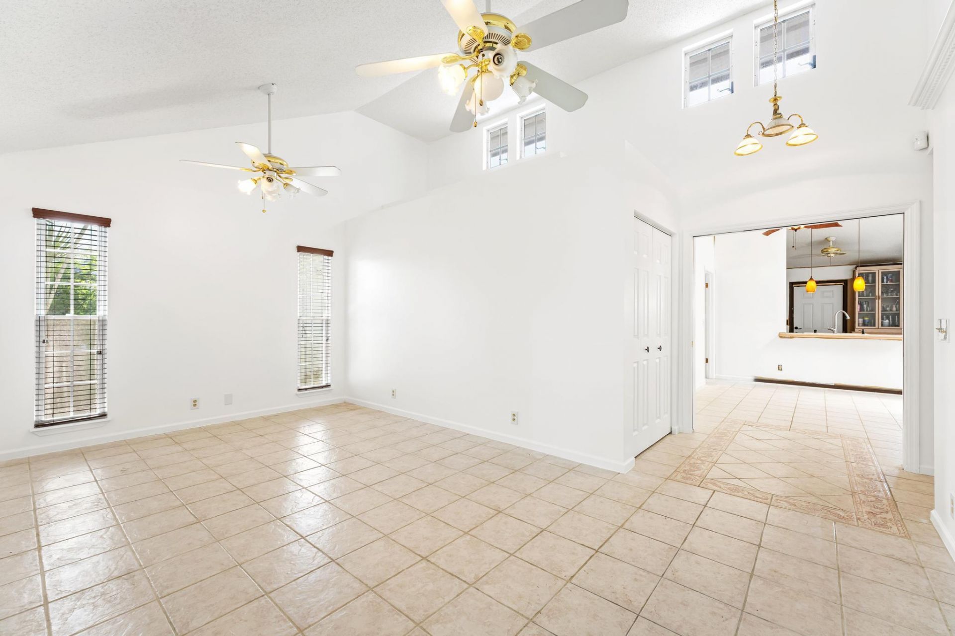 5016 El Claro Circle, West Palm Beach, FL 33415 Photo