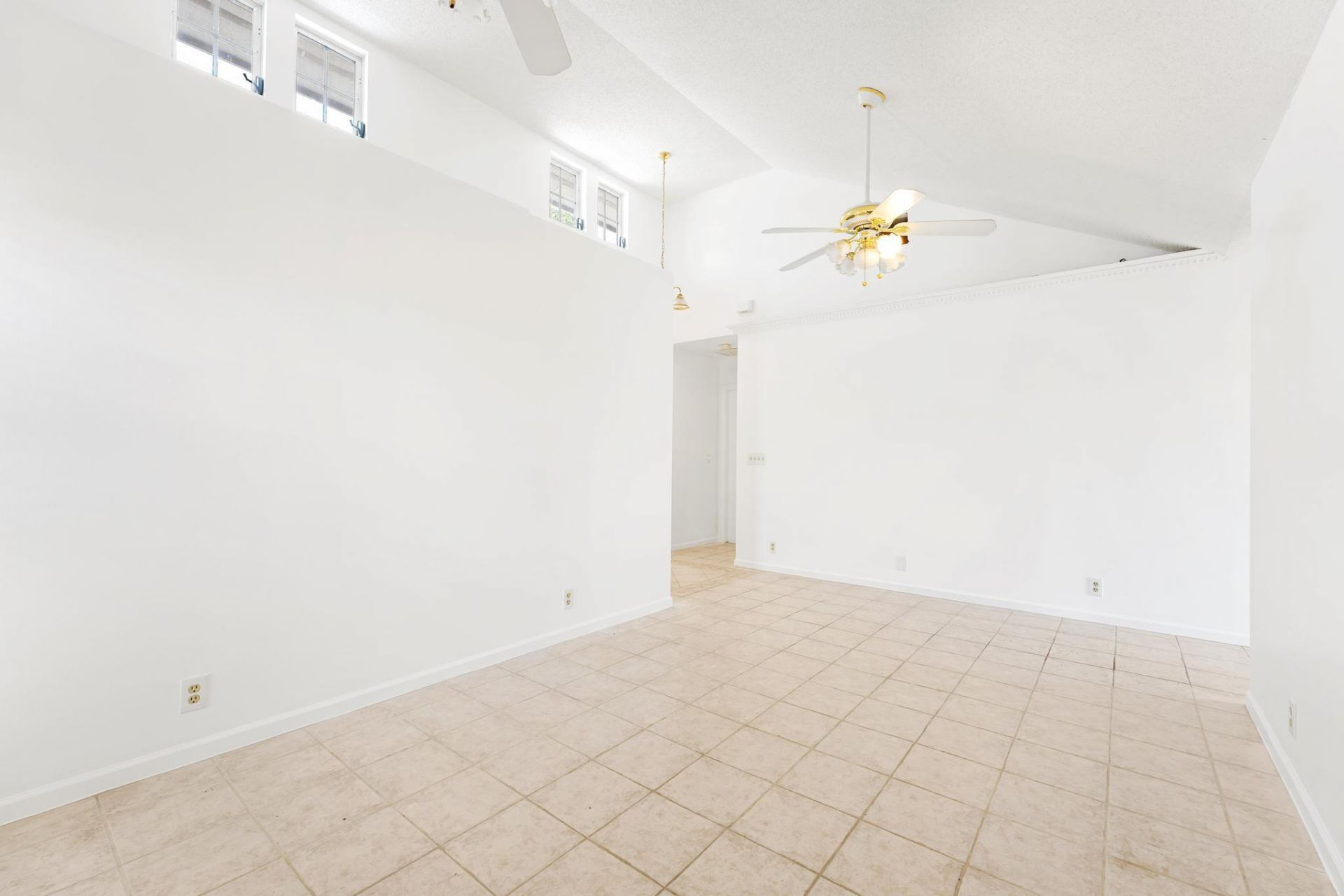 5016 El Claro Circle, West Palm Beach, FL 33415 Photo