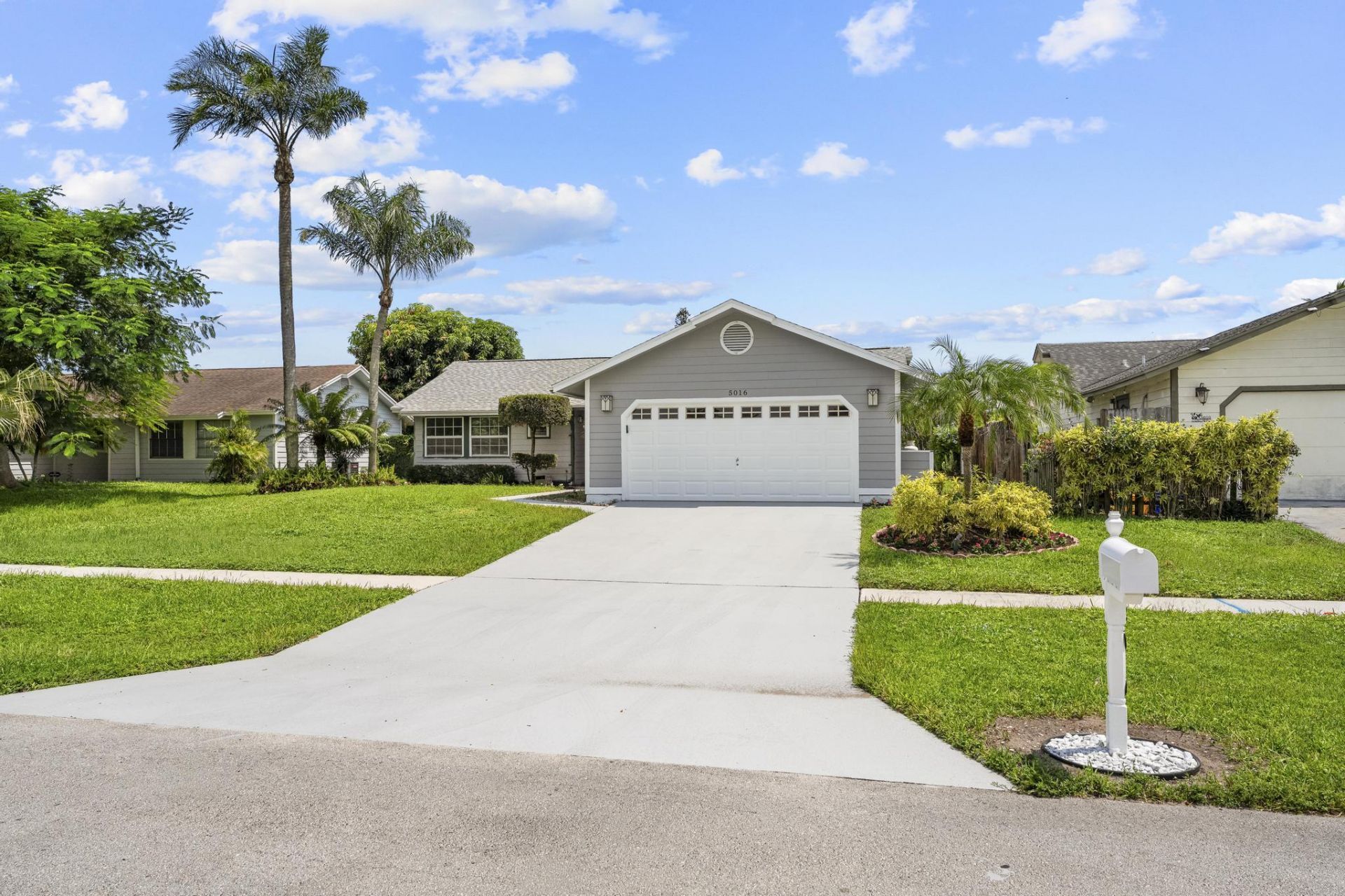 5016 El Claro Circle, West Palm Beach, FL 33415 Photo