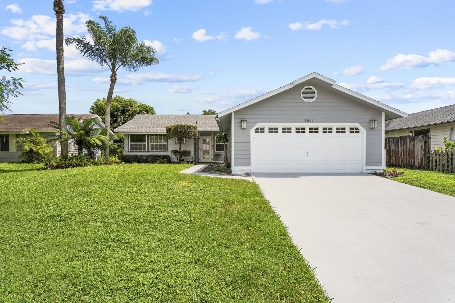 5016 El Claro Circle, West Palm Beach, FL 33415 Photo