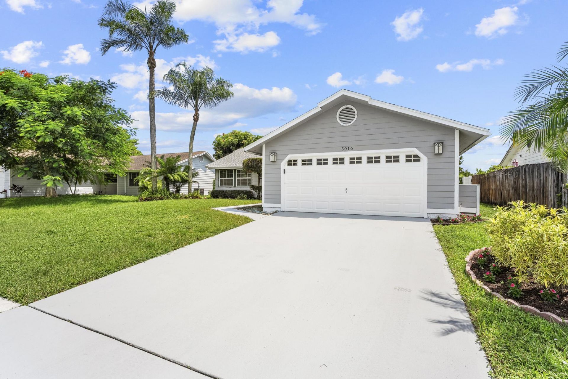 5016 El Claro Circle, West Palm Beach, FL 33415 Photo