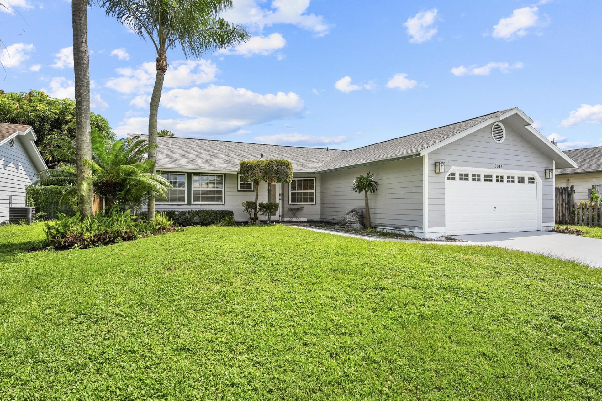5016 El Claro Circle, West Palm Beach, FL 33415 Photo