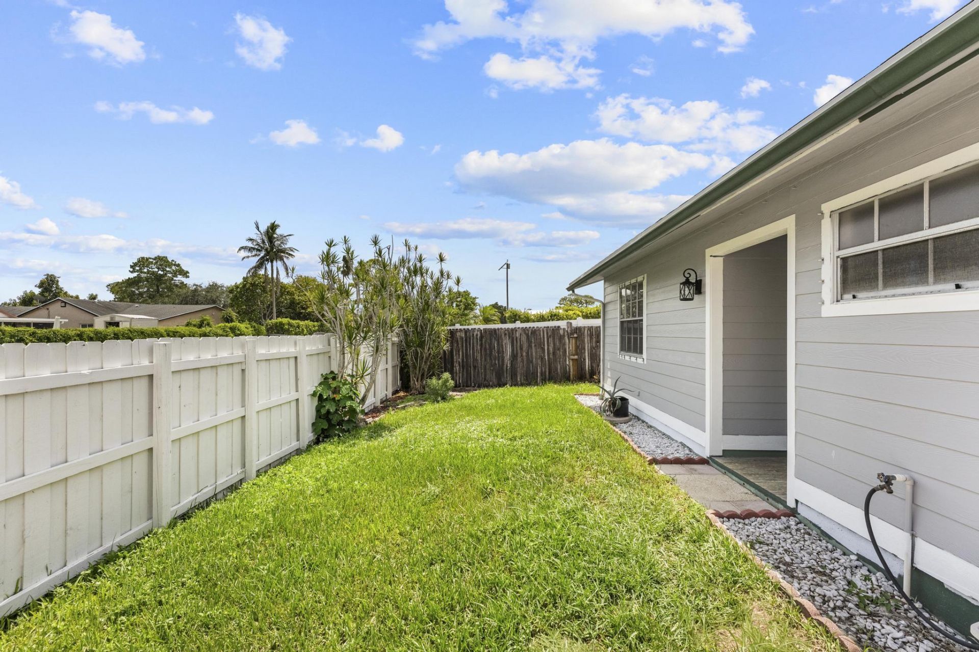 5016 El Claro Circle, West Palm Beach, FL 33415 Photo