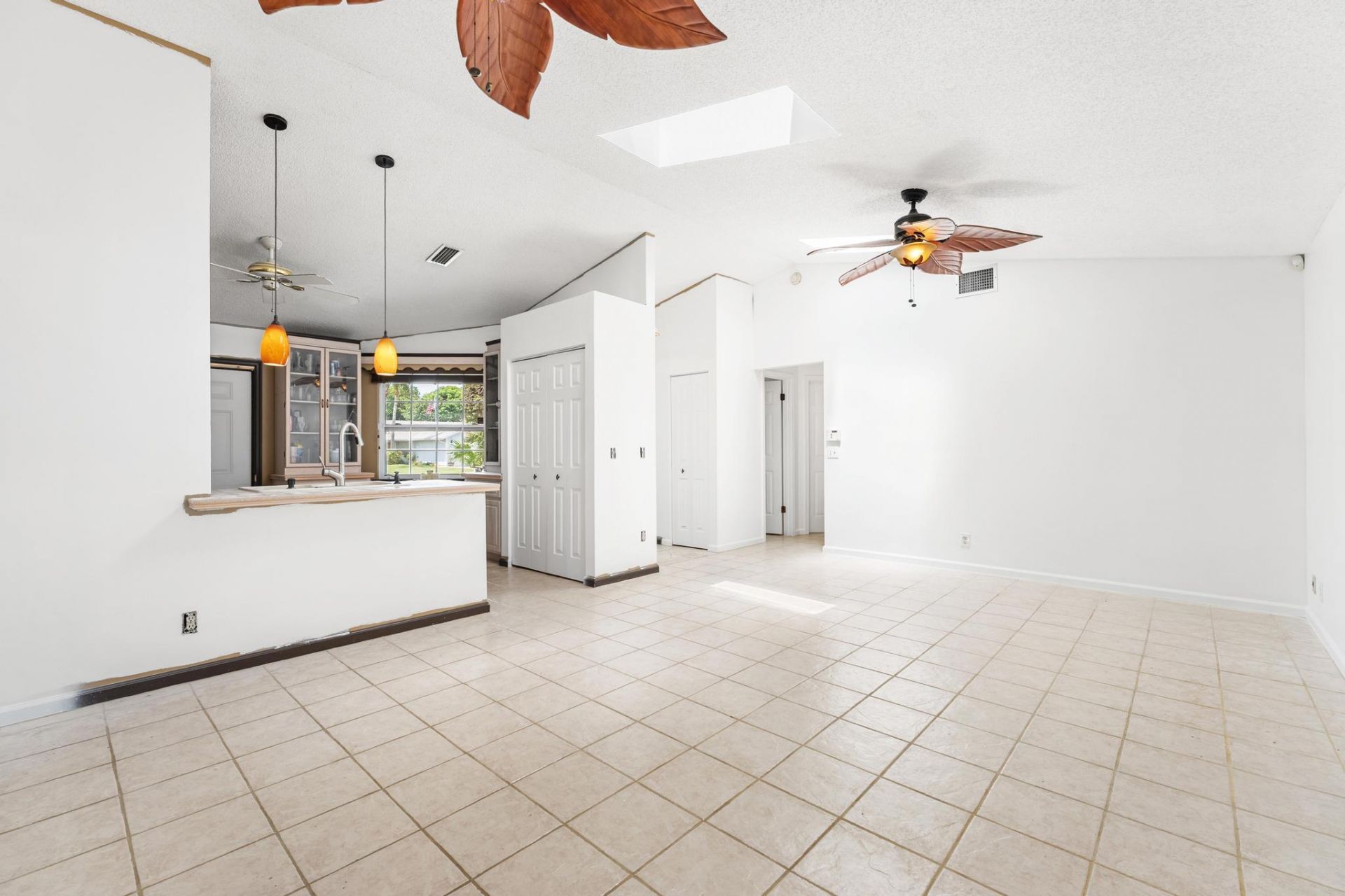 5016 El Claro Circle, West Palm Beach, FL 33415 Photo
