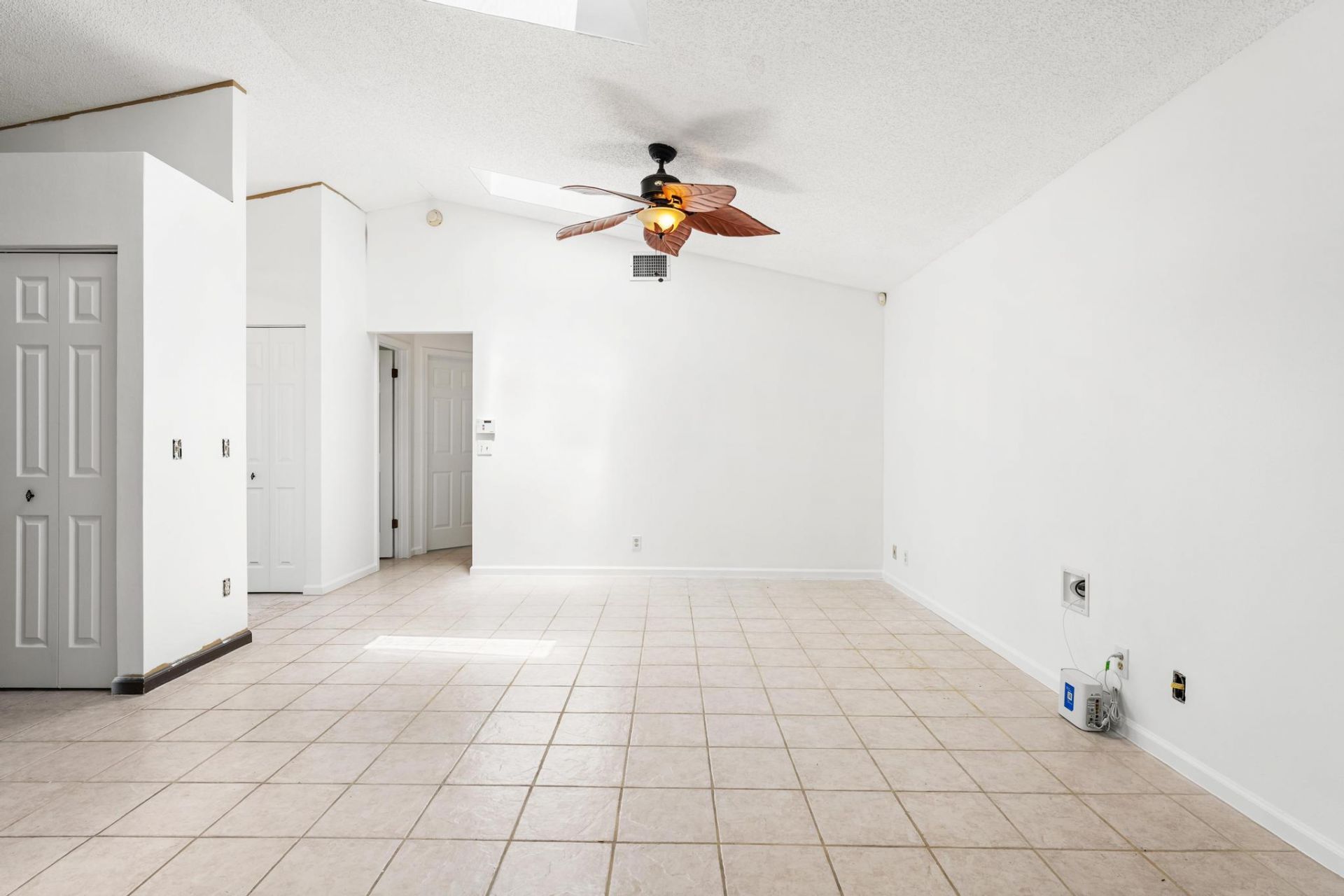 5016 El Claro Circle, West Palm Beach, FL 33415 Photo