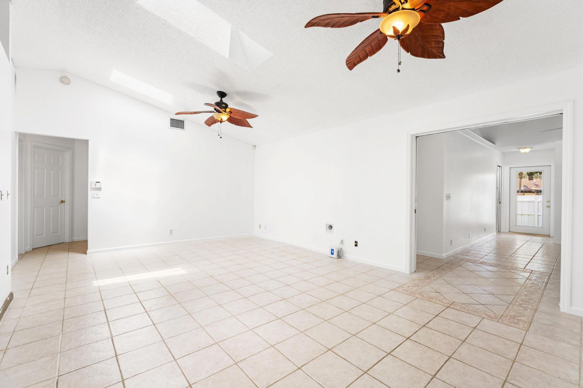 5016 El Claro Circle, West Palm Beach, FL 33415 Photo