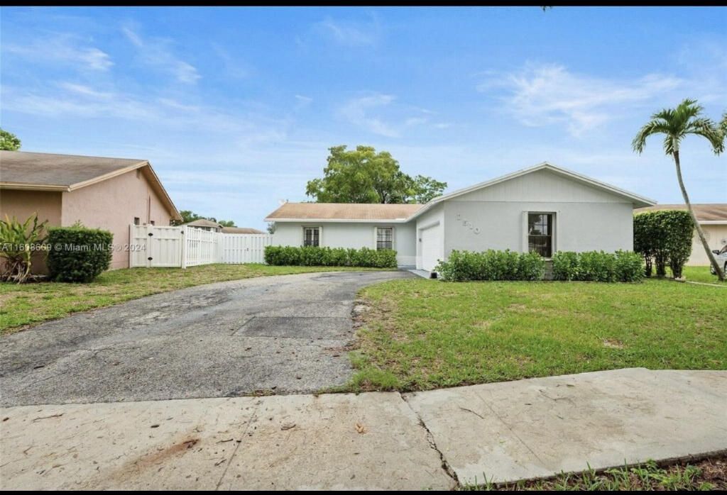 2510 NW 110th Terrace, Sunrise, FL 33322 Photo